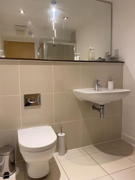 Modern Apartment, Fistral Beach 新码头 外观 照片