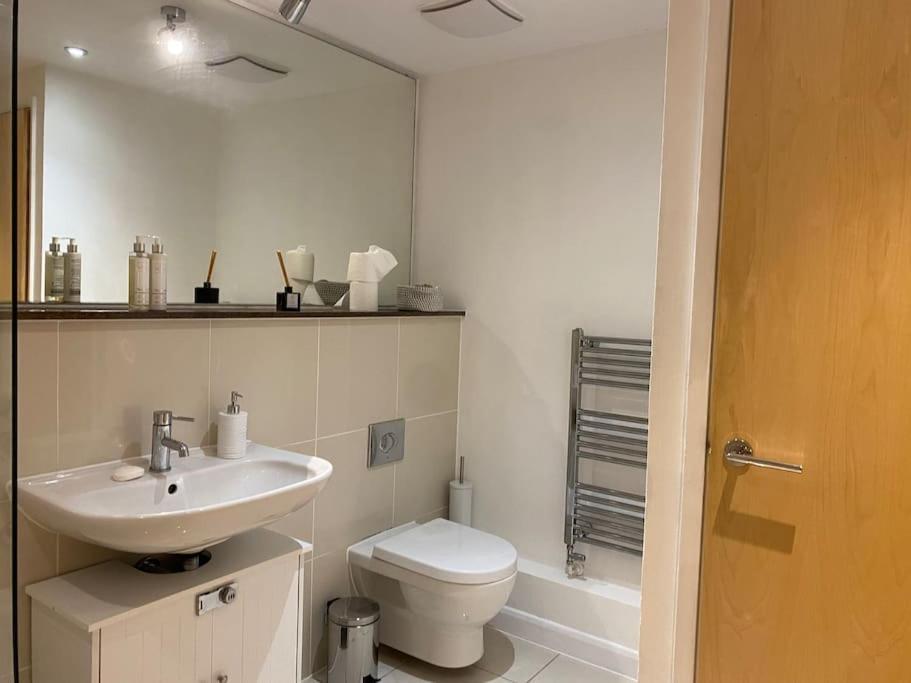 Modern Apartment, Fistral Beach 新码头 外观 照片